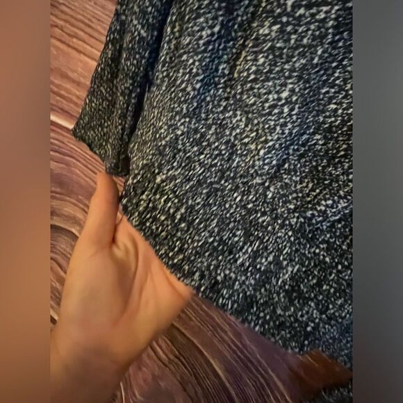 Express Blue Pebbled Long Sleeved Crop Top. Size Large - Picture 5 of 8